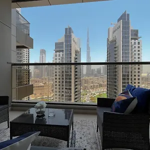 Apartment Trophy - Sky High Haven, Dubai